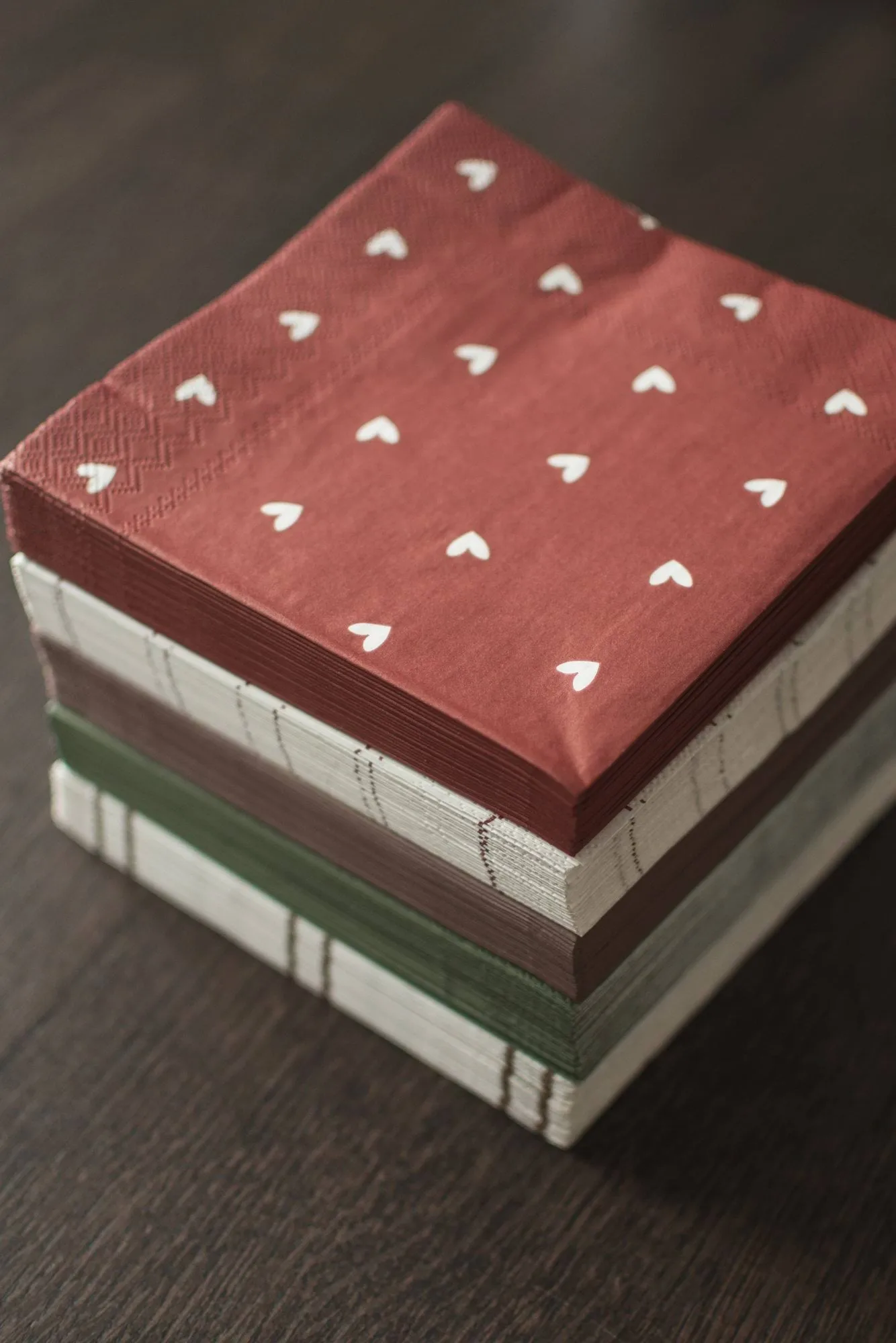 Heart paperinen lautasliina 33x33 cm 20-pack, Tummanpunainen DBKD
