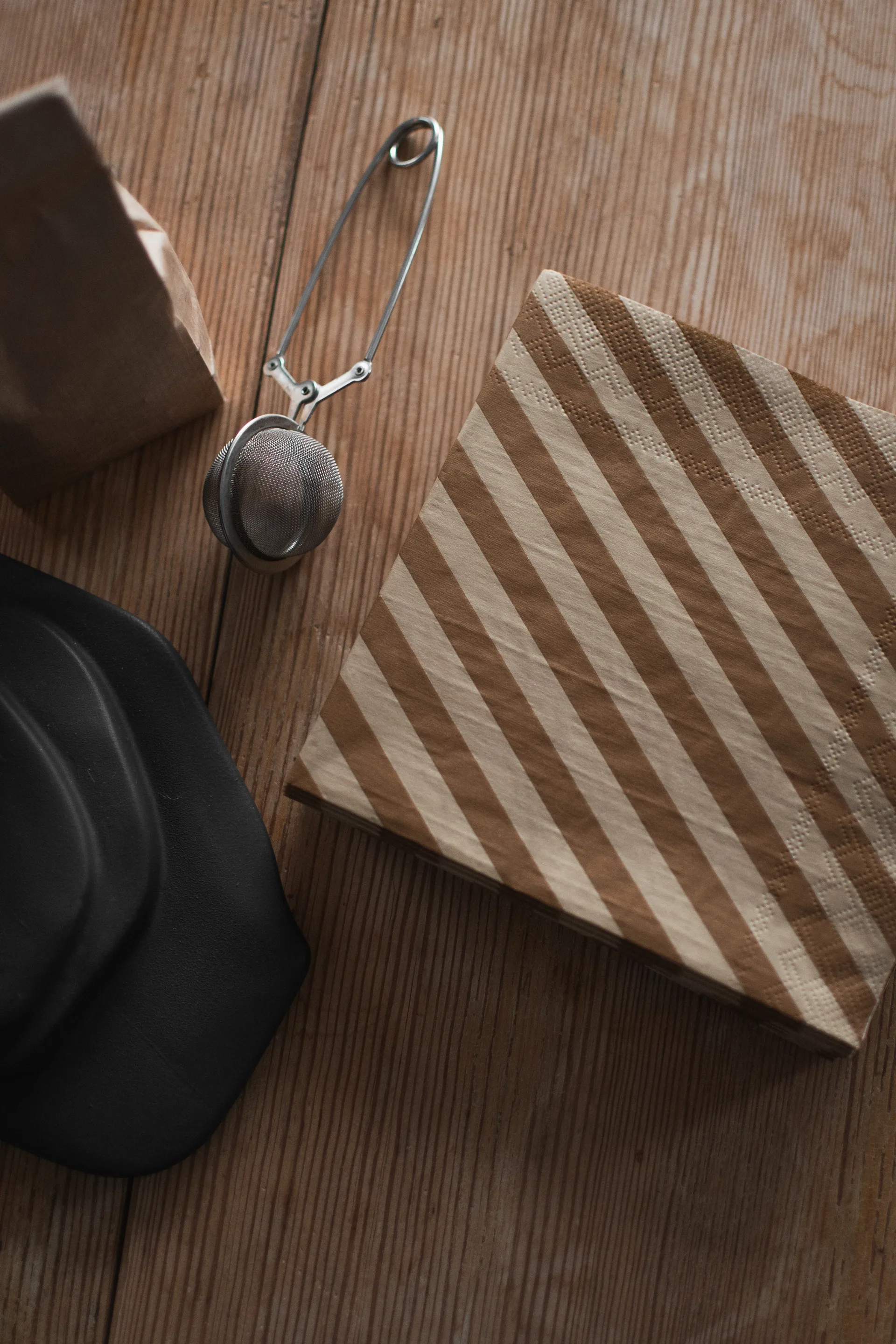 Stripe paperiservietti 33x33 cm 20 kpl, Nougat DBKD