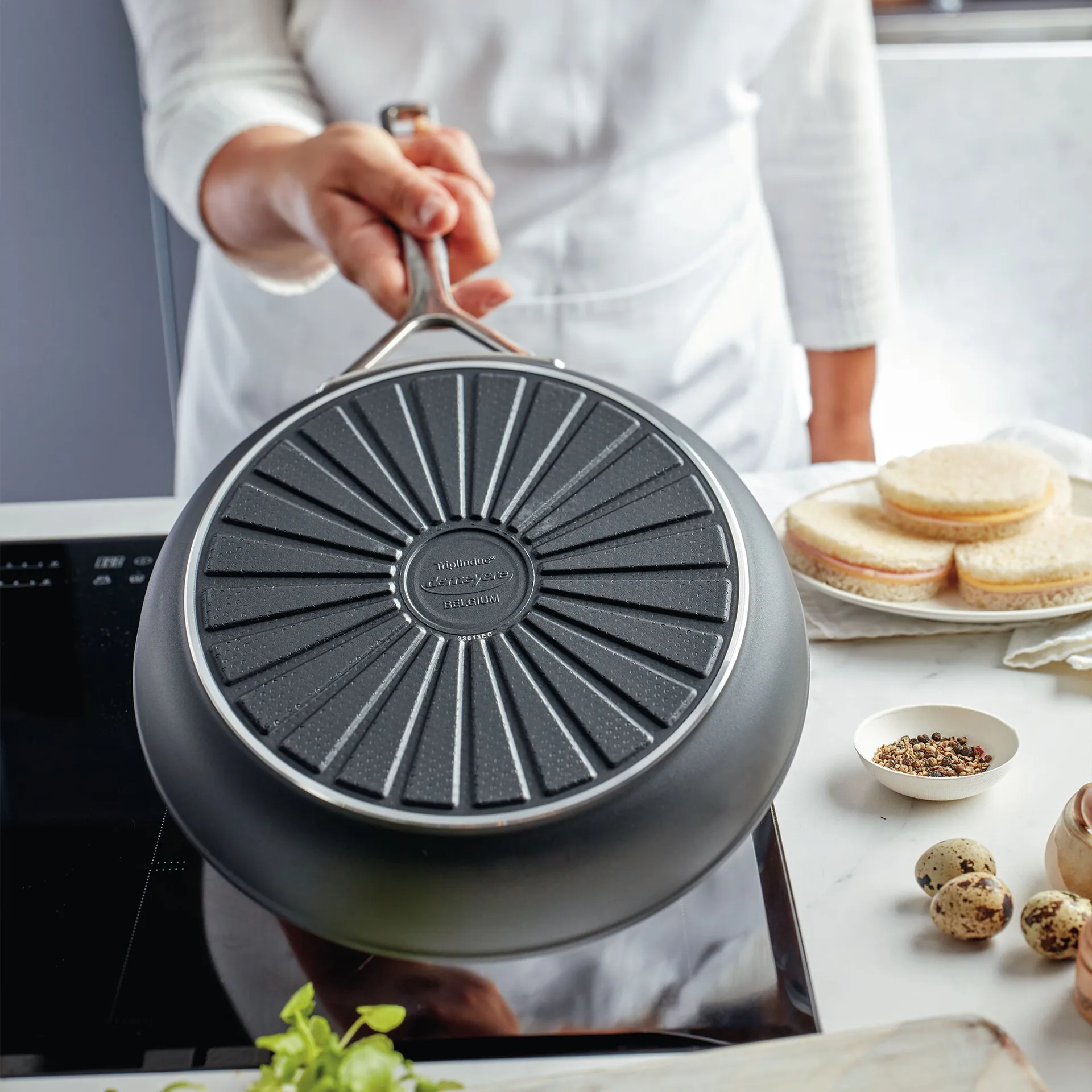 Alu Pro 5 Ceraforce paistinpannusarja keraaminen 5-ply, 2 osaa Demeyere