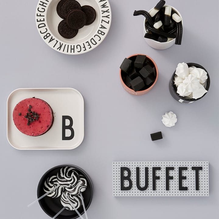 Design Letters lasten tarjoilusetti, E Design Letters
