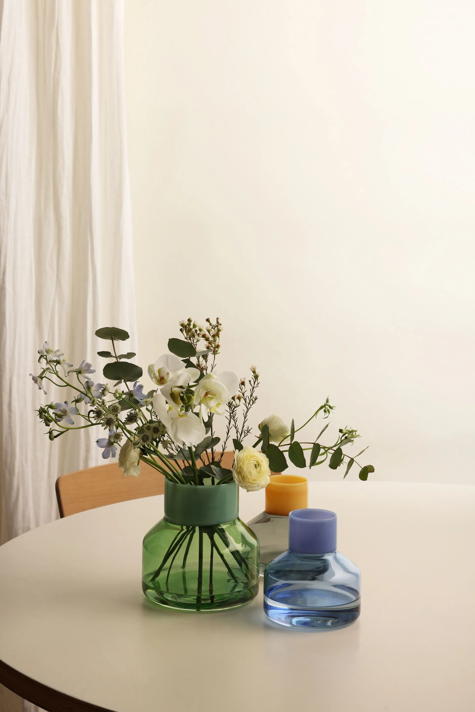 Generous maljakko medium Ø 13 cm, Milky yellow-smoke Design Letters