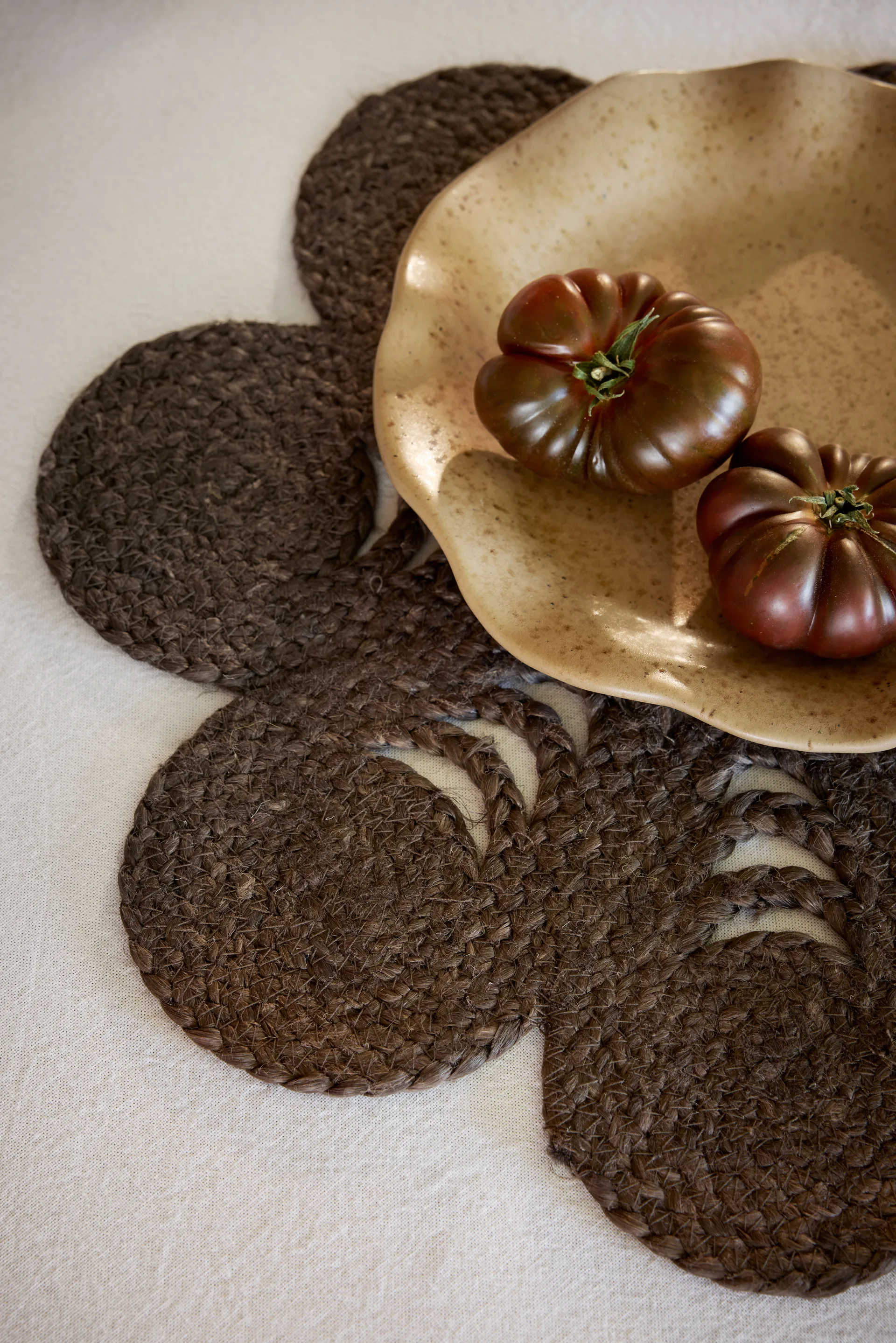 Elin pöytätabletti anemone Ø40 cm, Kahvi Dixie