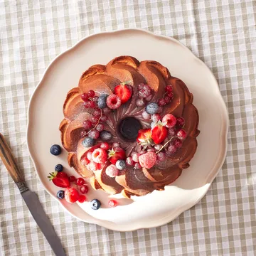 Emile Henry Madeleine tarjoiluvati - Cream, pyöreä - Emile Henry