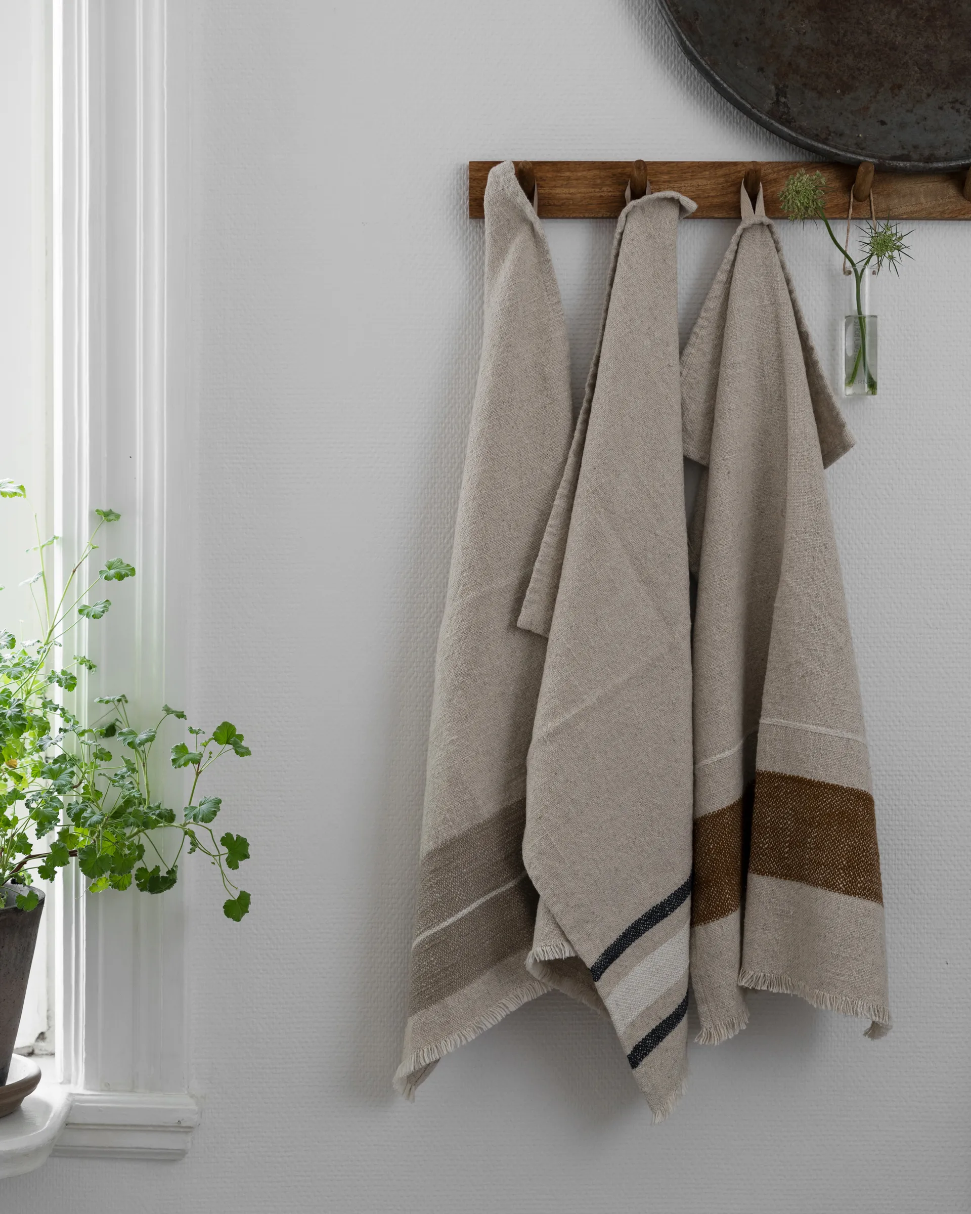 Ernst keittiöpyyhe, Natural-kola-valkoinen, 47x70 cm ERNST