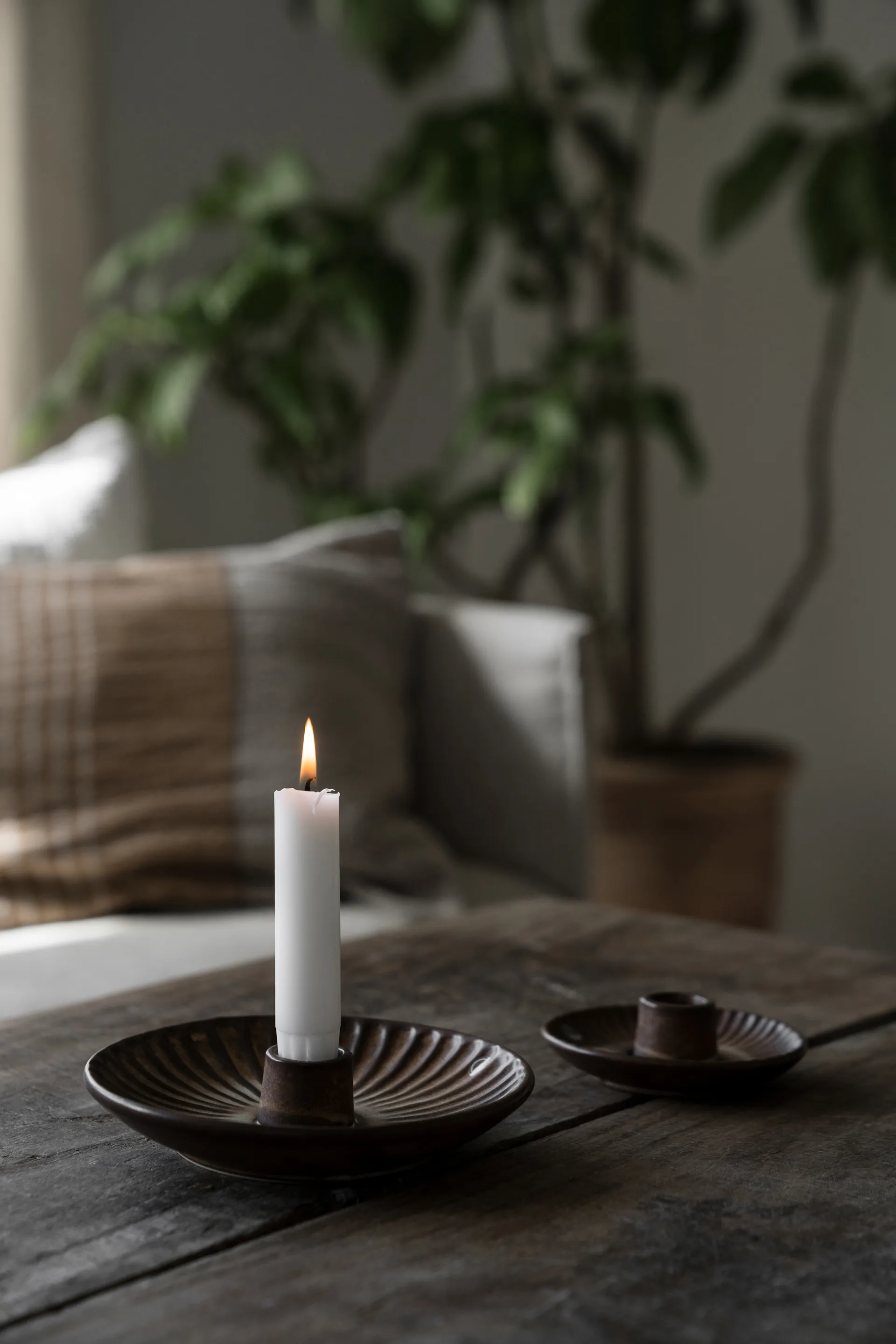 Ernst kynttilänjalka Ø10,5x3,5 cm, Ruskea-beige ERNST