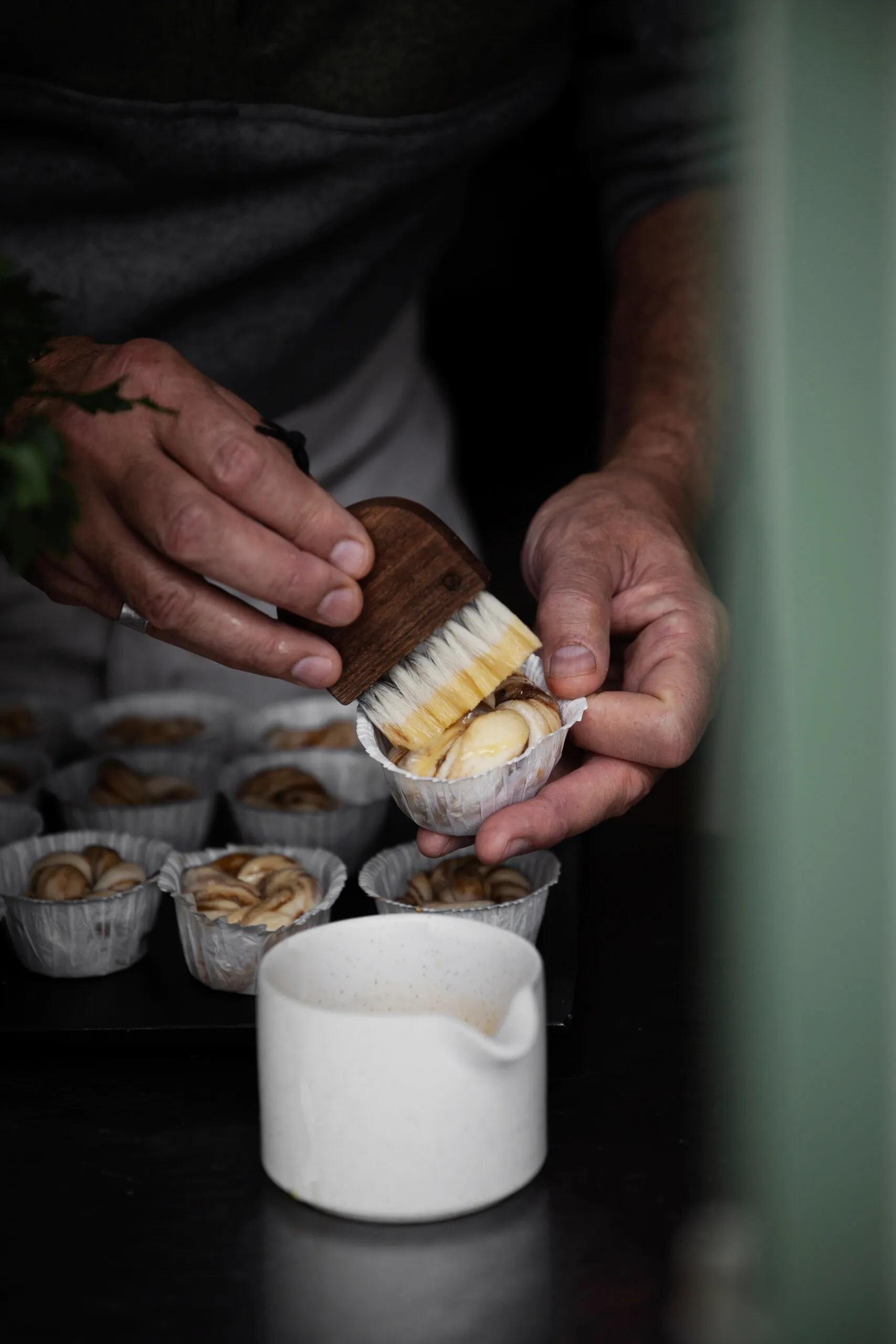 Ernst leipäsivellin puu, Ruskea ERNST