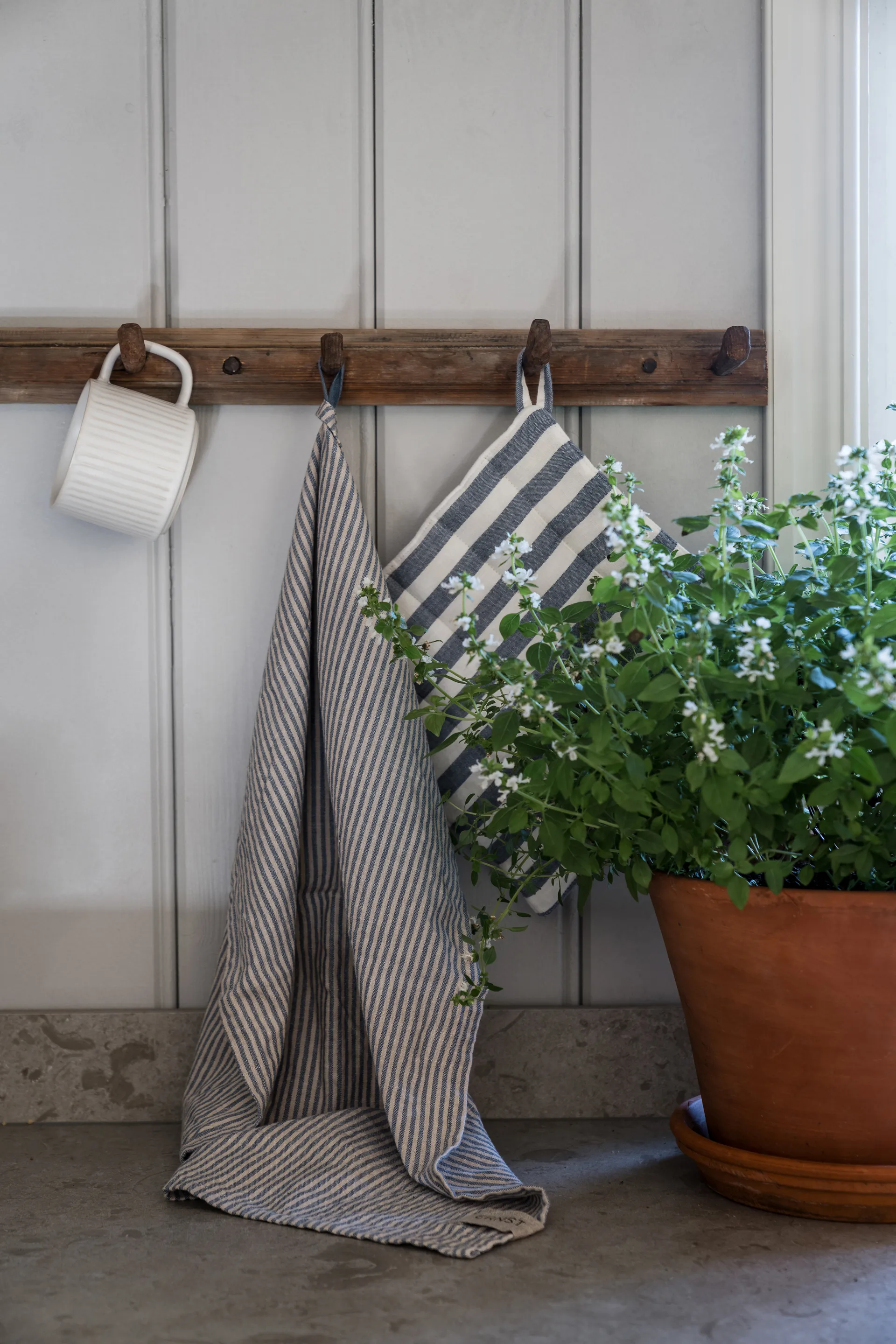 Ernst patalappu leveä raita 23x25 cm, Sininen-valkoinen ERNST