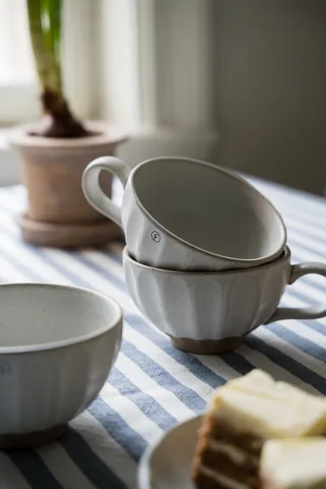 Ernst pöytäliina raidallinen 145x300 cm. - Sinivalkoinen - ERNST