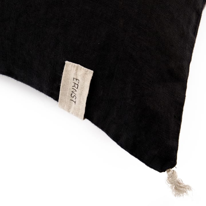 Ernst tyynynpäällinen tupsuilla, 50 x 60 cm, Musta ERNST