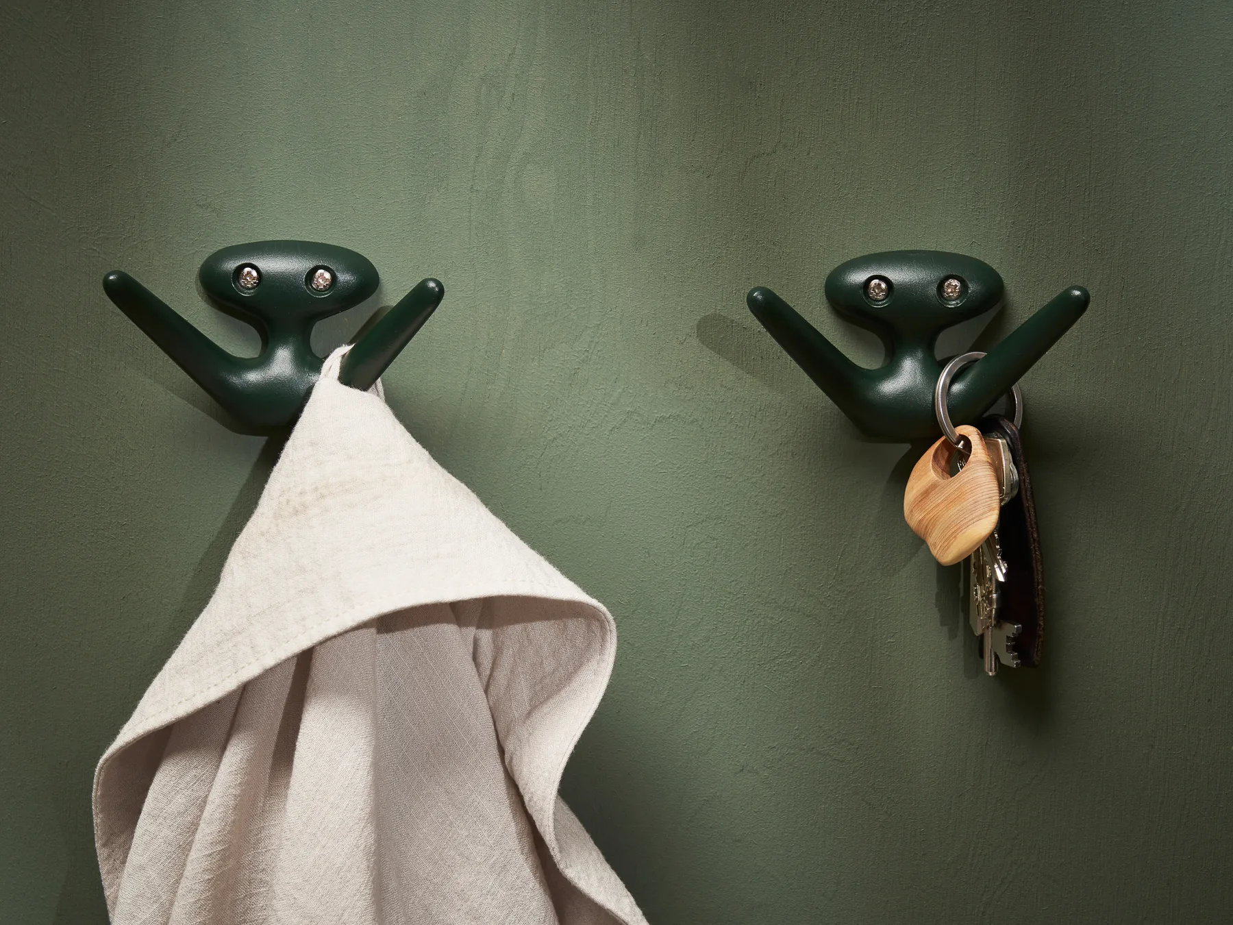 Mama seinäkoukku, Kuusenvihreä Essem Design