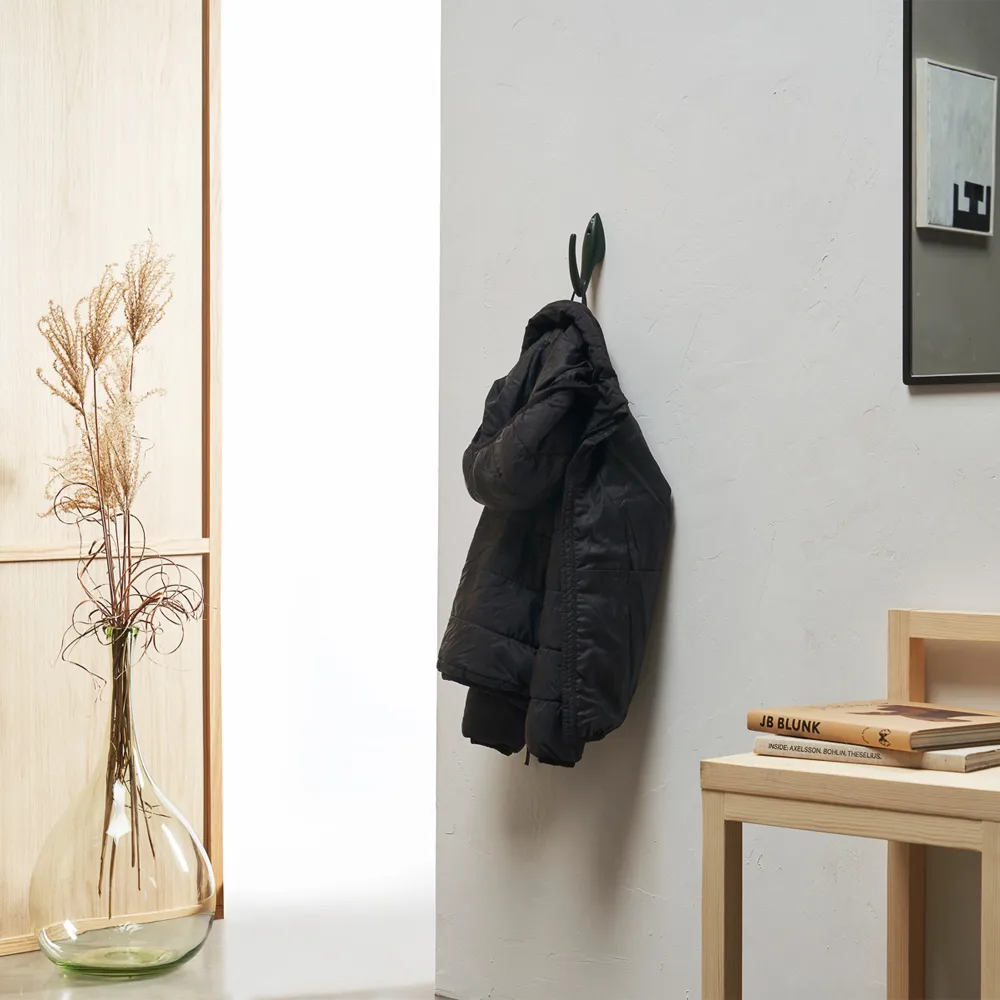 Papa vaatekoukku, musta, matta Essem Design