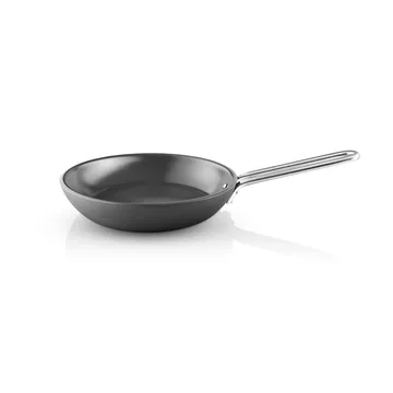Professional Laser Titanium Slip-Let paistinpannu - Black, Ø24 cm - Eva Solo