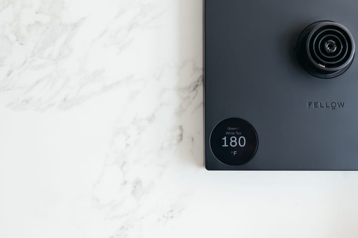 Stagg EKG Pro sähköinen vedenkeitin 0.9 L, Matte black-walnut Fellow