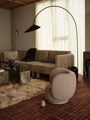 Arum kaareva lattiavalaisin - Black - Ferm Living