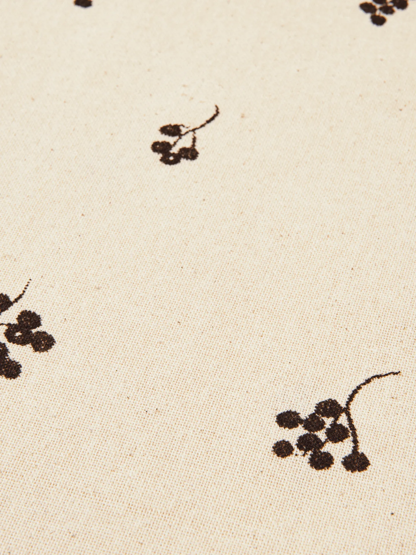 Baies pöytäliina 150x240 cm, Natural-dark chocolate Ferm Living