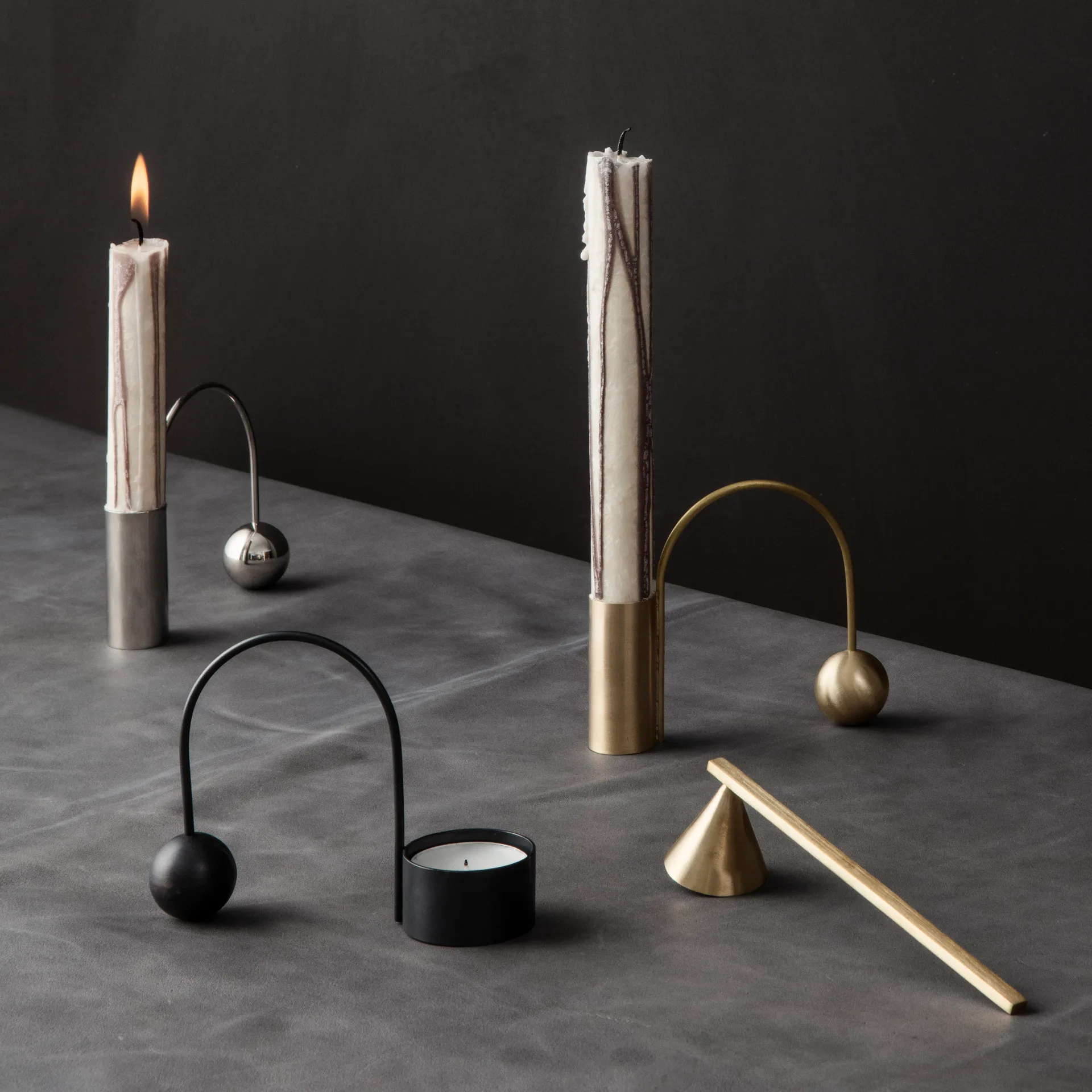 Balance-kynttiläteline, kromi, kynttilä Ferm Living