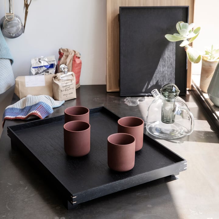 Bon puutarjotin large, Mustaksi petsattu tammi Ferm Living