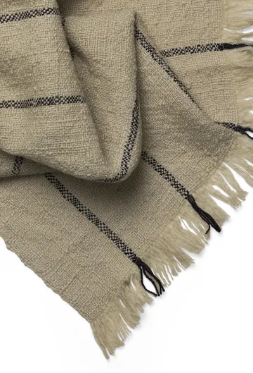 Calm villahuopa 120 x 180 cm - Camel/Black - Ferm Living