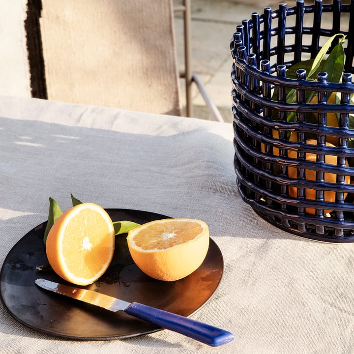 Flow lautanen 22 cm, Musta Ferm Living