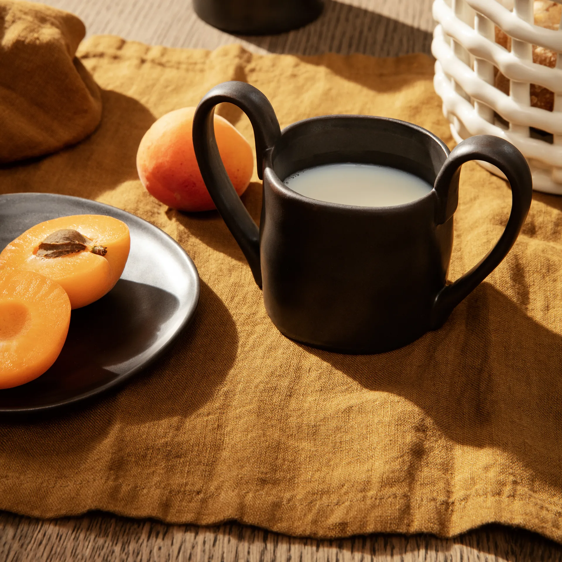 Flow leipälautanen 15 cm, Musta Ferm Living