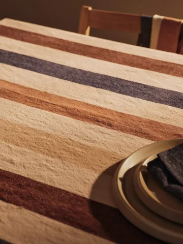 Hale pöytäliina - Cashmere-mocha-indigo blue, 150x240 cm - Ferm Living