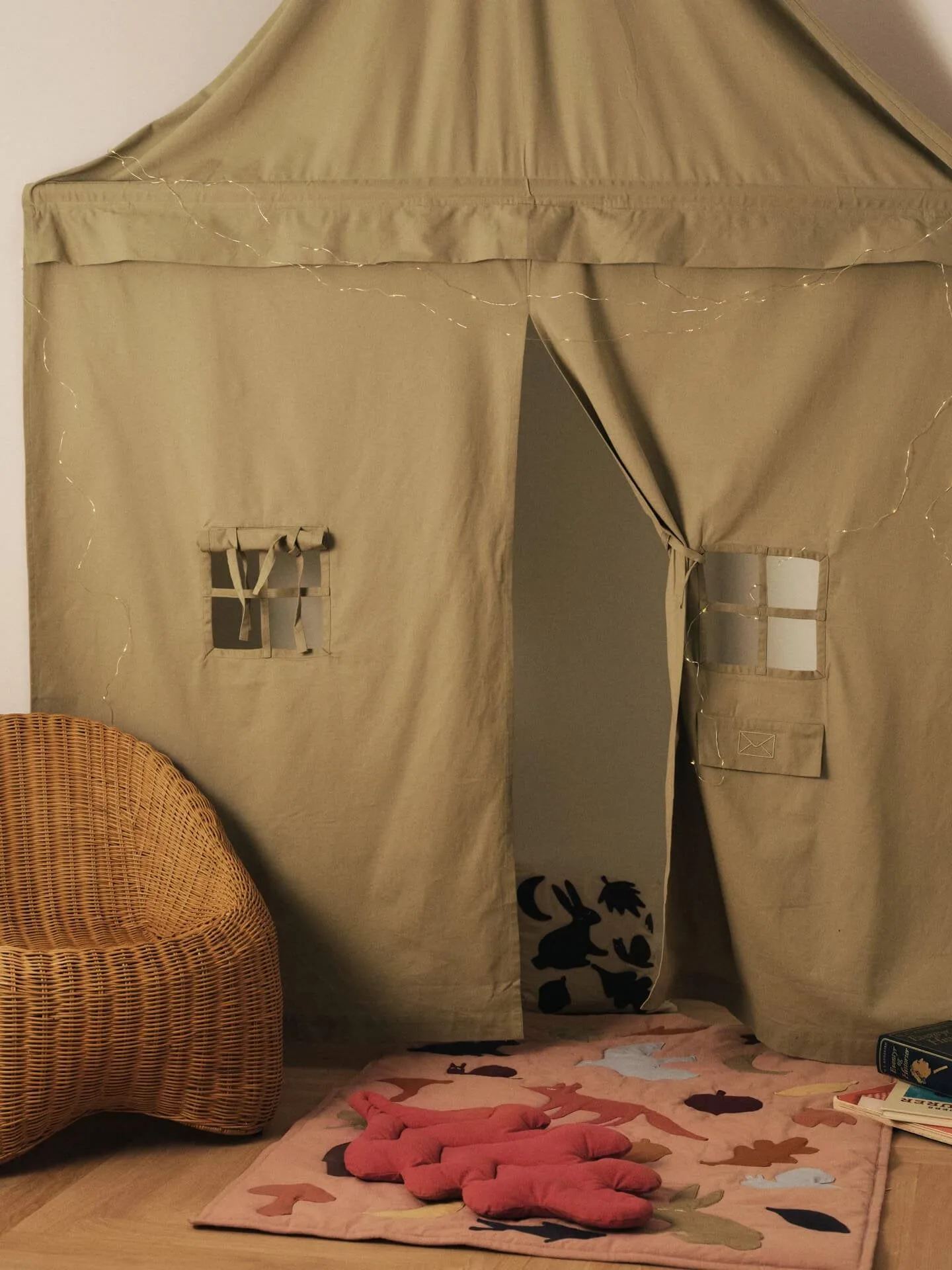 Leaf tyynyt 2 kpl, Tea green-poltettua savea Ferm Living