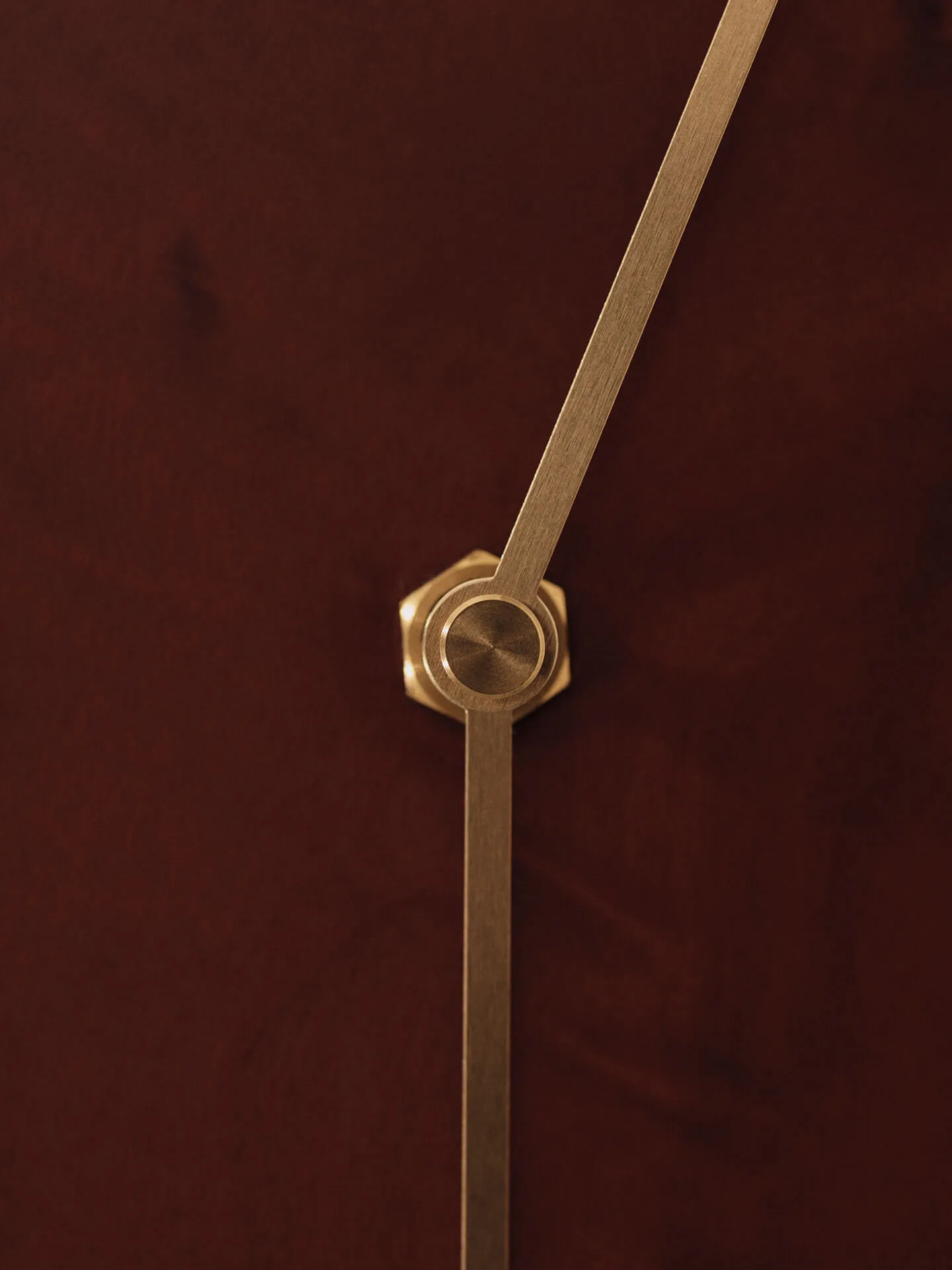 Melt seinäkello 28 x 33 cm, Dark stained burl Ferm Living