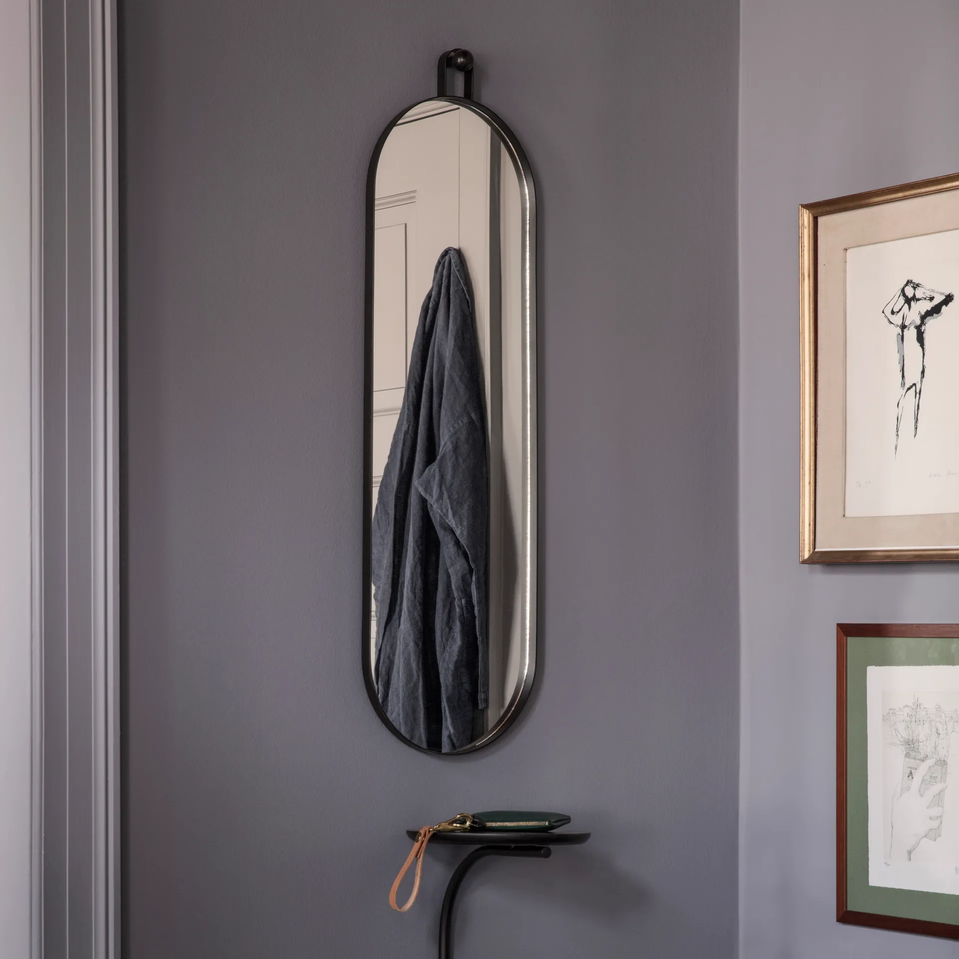 Poise ovaali peili, musta Ferm Living