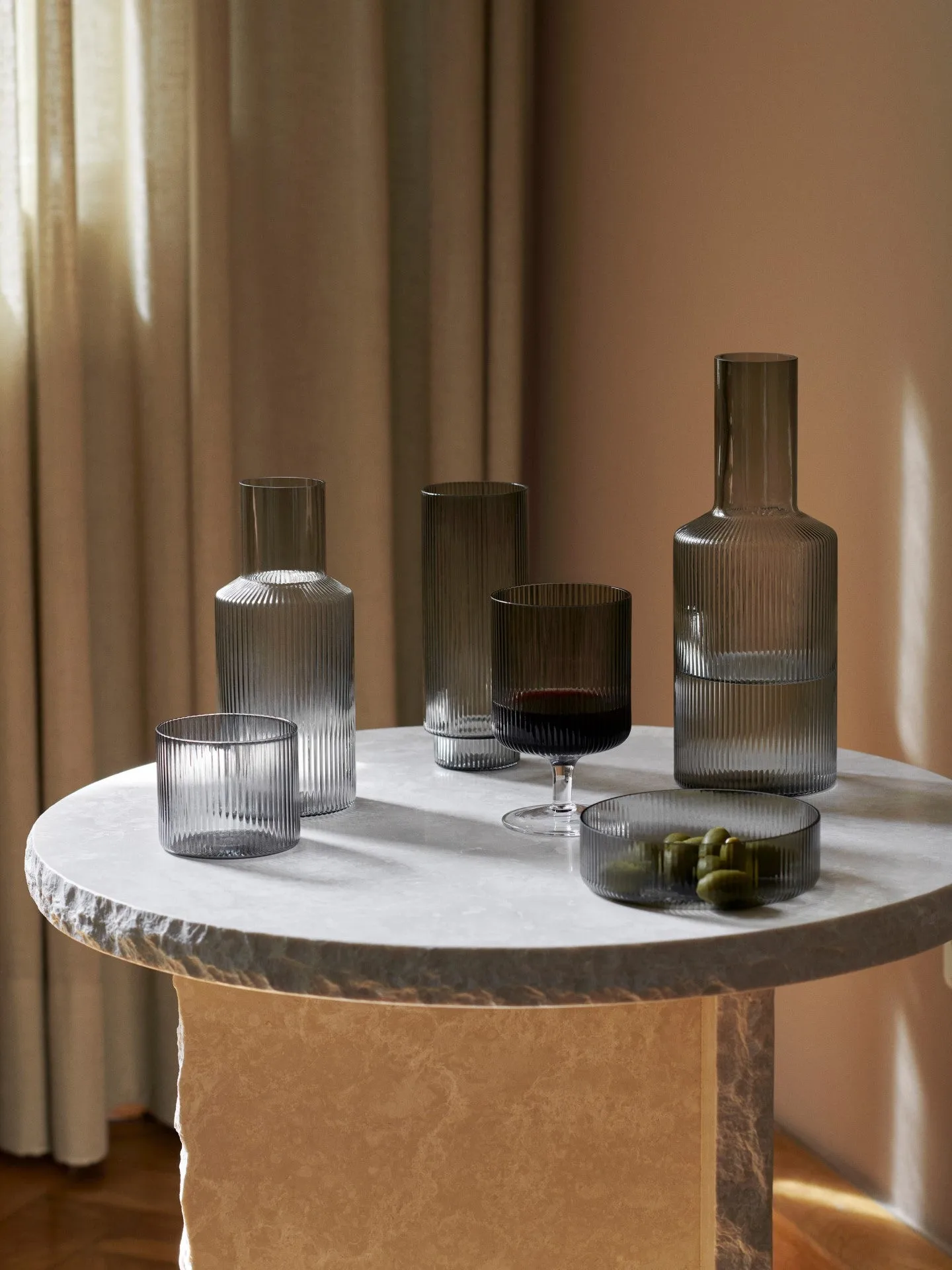 Ripple viinilasit, Smoked grey Ferm Living