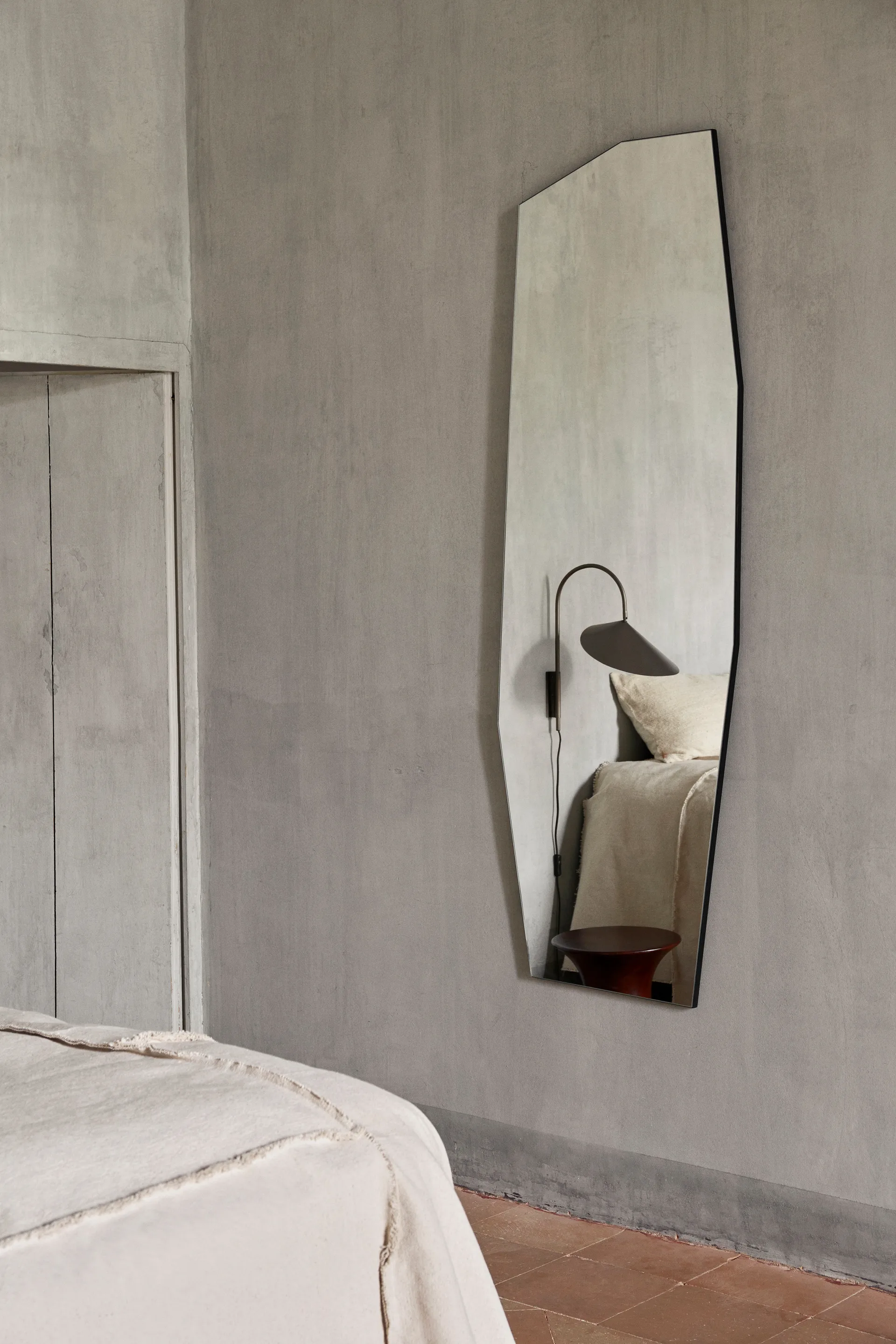 Shard peili 57,8 x 165 cm, Black Ferm Living