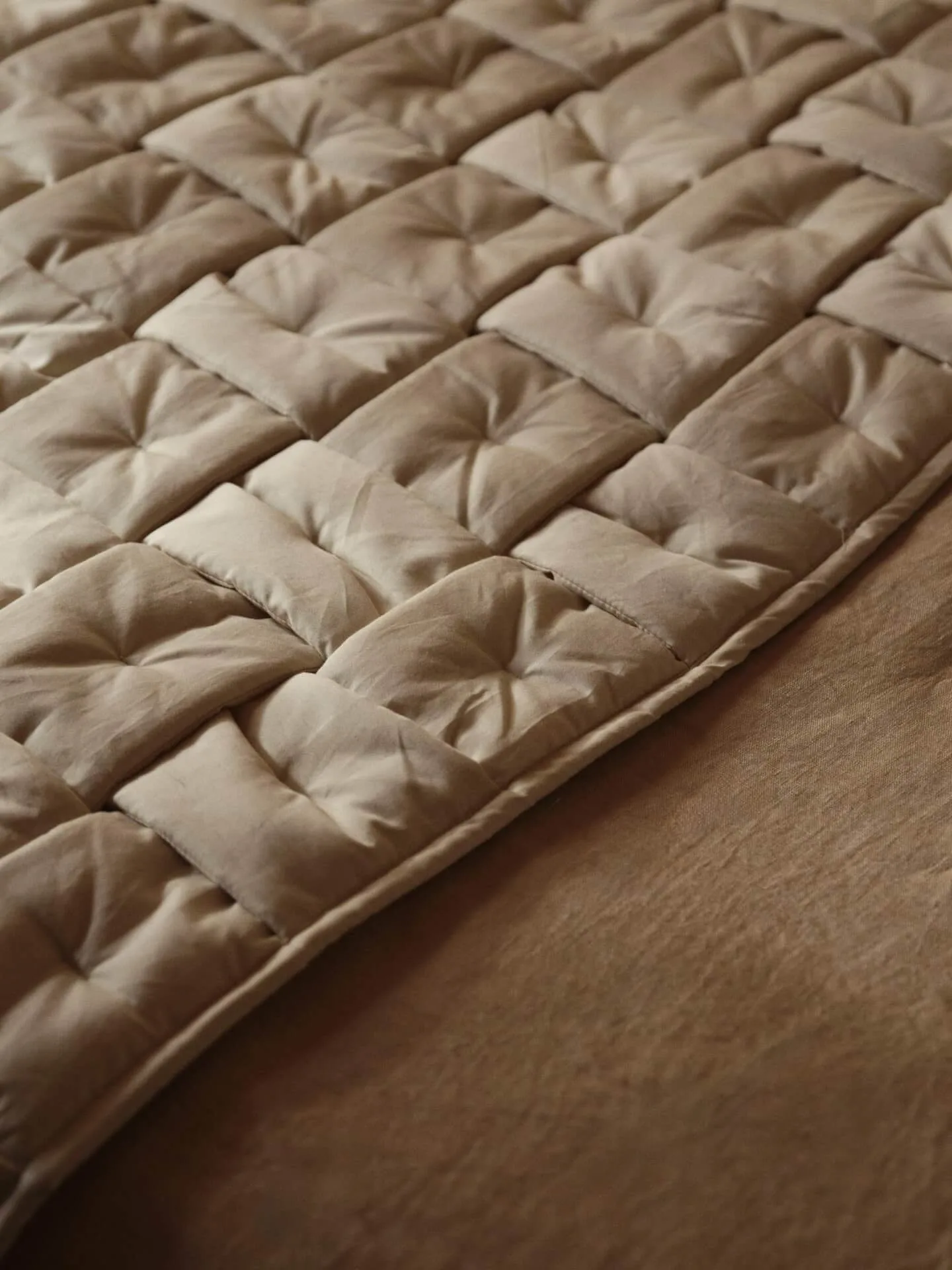 Sofi sängynpäätyhuopa, Parchment, 70x250 cm Ferm Living