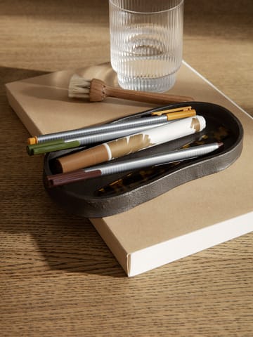 Yama tarjotin soikea 9,5x19 cm - Mustettu alumiini - Ferm Living