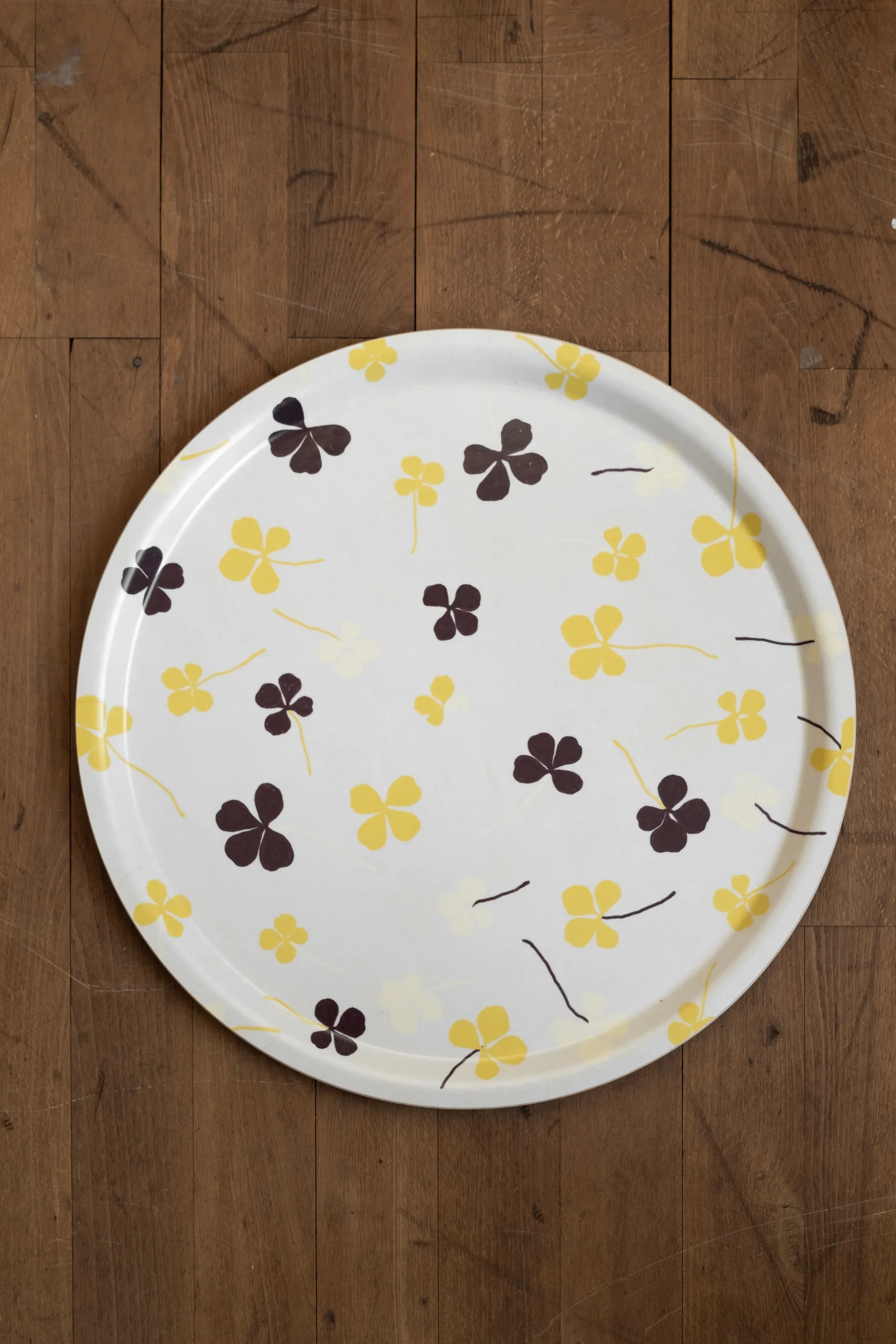 Clover tarjotin Ø 38 cm, White-yellow Fine Little Day