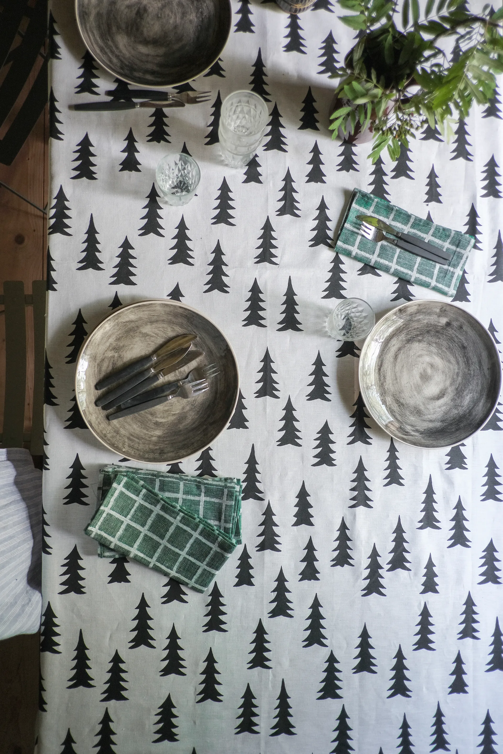 Gran pöytäliina, valkoinen-musta Fine Little Day