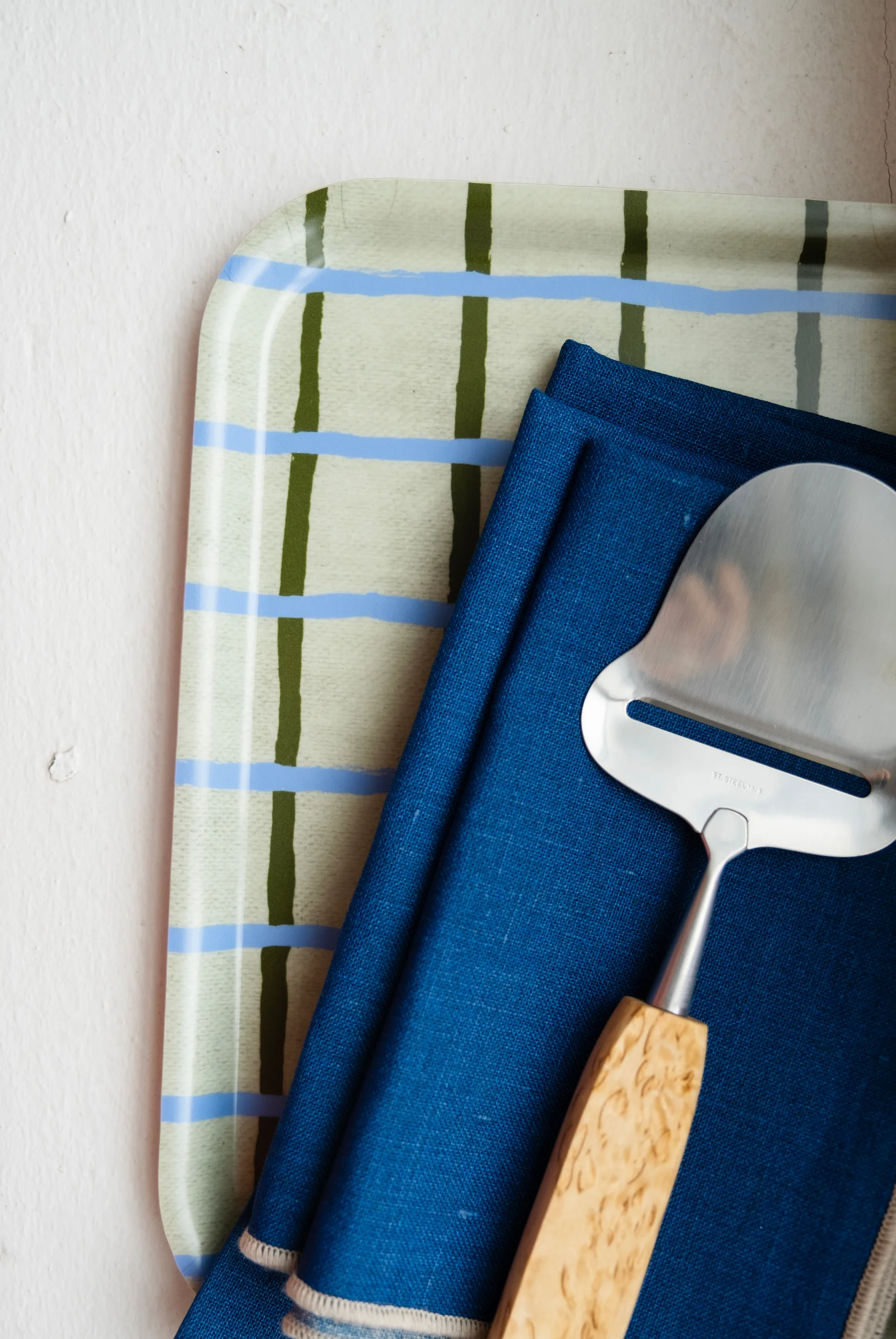 Ruudullinen tarjotin 20x27 cm, Pistaasi Fine Little Day