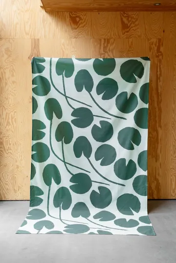Water lilies pöytäliina - Vaaleanvihreä–vihreä, 147x250 cm - Fine Little Day