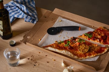 Functional Form pizzaleikkuri - Musta - Fiskars