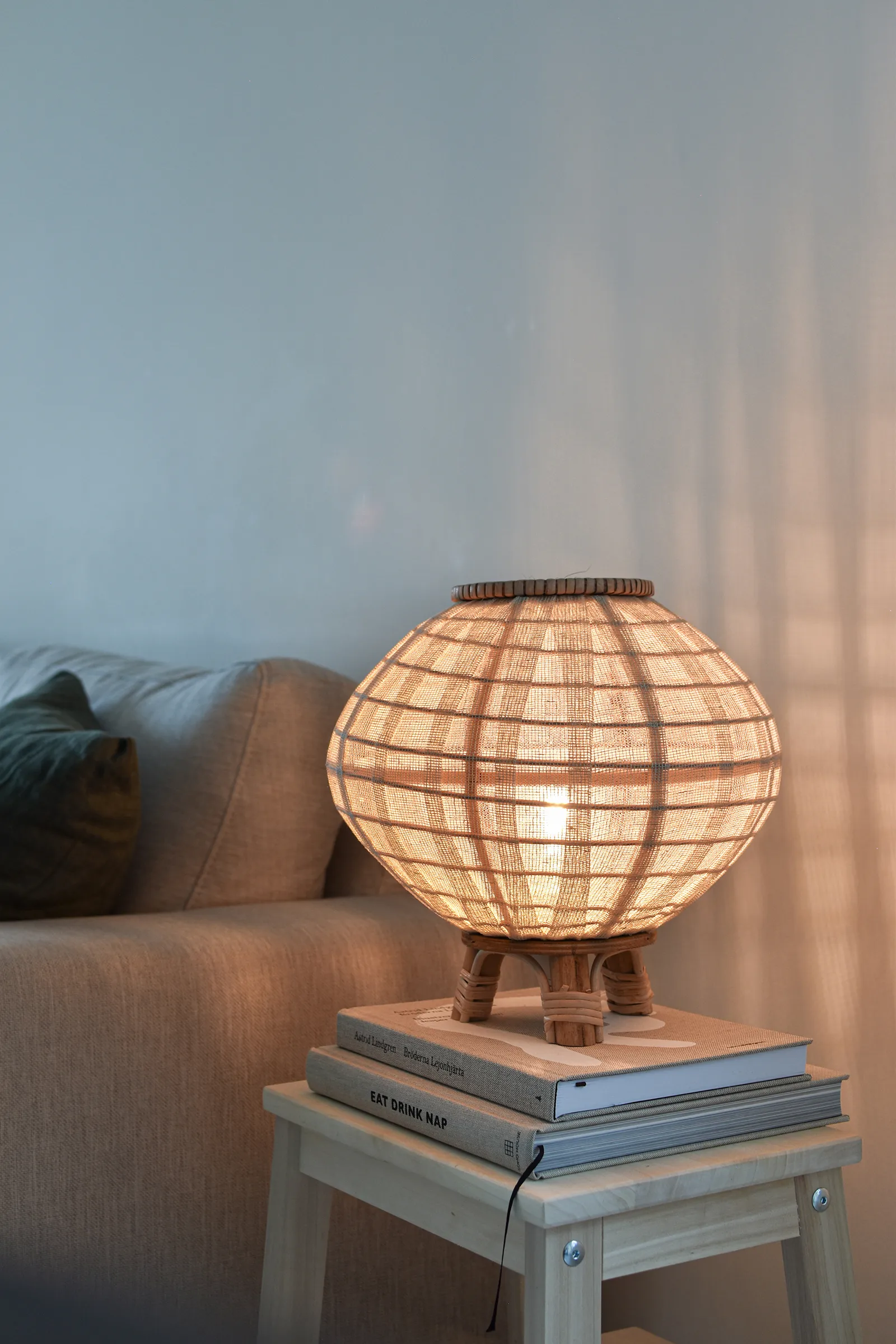 Borneo pöytävalaisin Ø30 cm, Luonto Globen Lighting