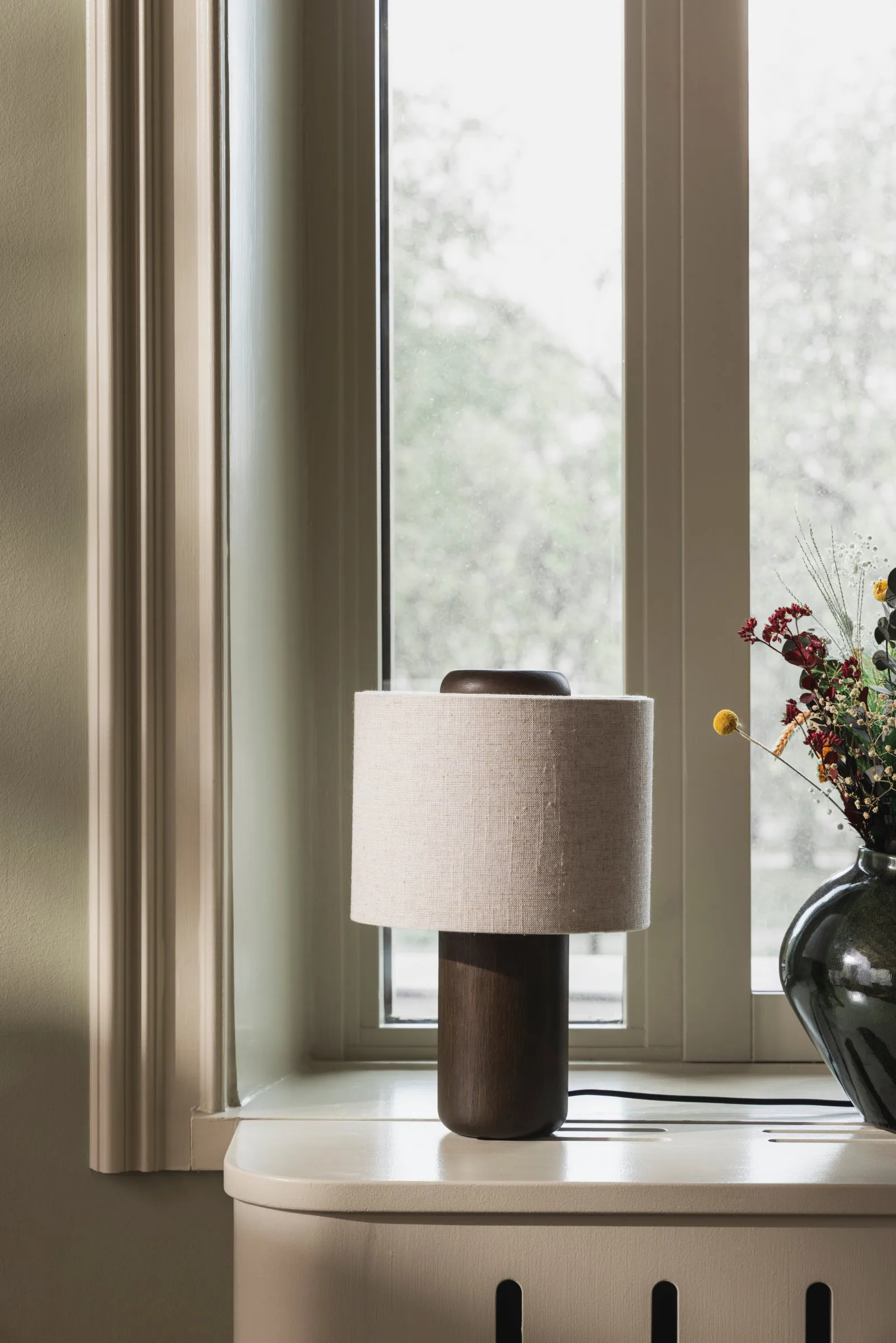 Bosco pöytälamppu, Ruskeaksi petsattu tammi Globen Lighting