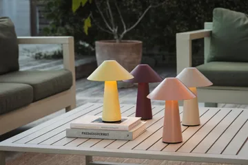 Cannes kannettava pöytävalaisin - Kaura keltainen - Globen Lighting