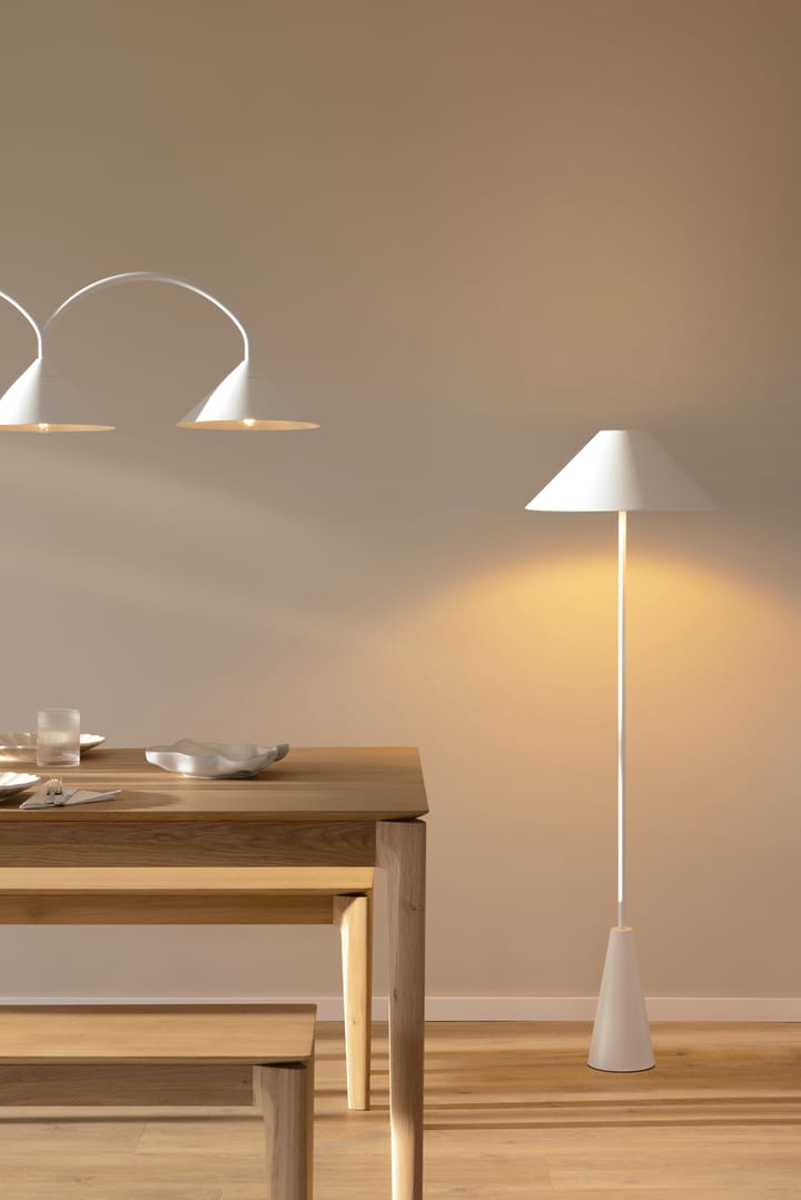 Cannes lattiavalaisin 140 cm, Valkoinen Globen Lighting