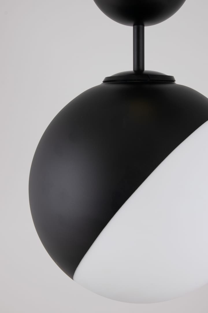 Contur plafondi Ø 25 cm, Musta-valkoinen Globen Lighting
