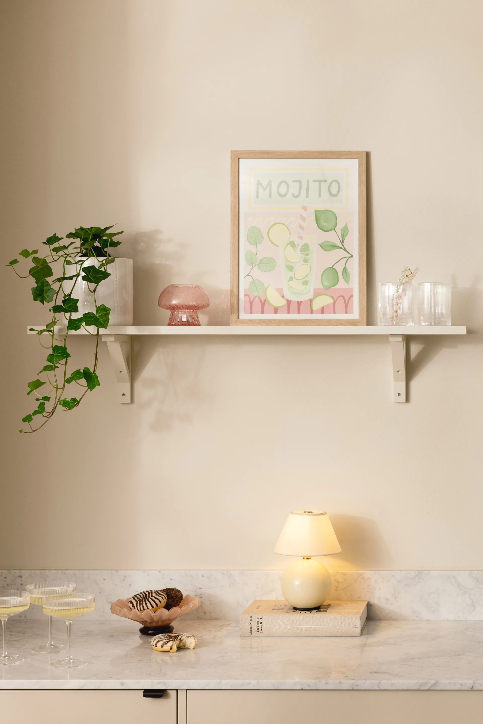 Fungo 12 tuikkukynttilälyhty Special Edition, Vaaleanpunainen Globen Lighting