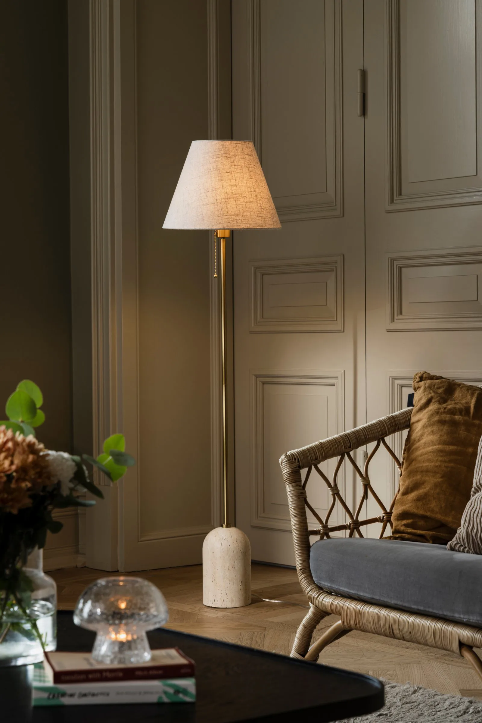 Gino lattiavalaisin, Beige travertiini Globen Lighting