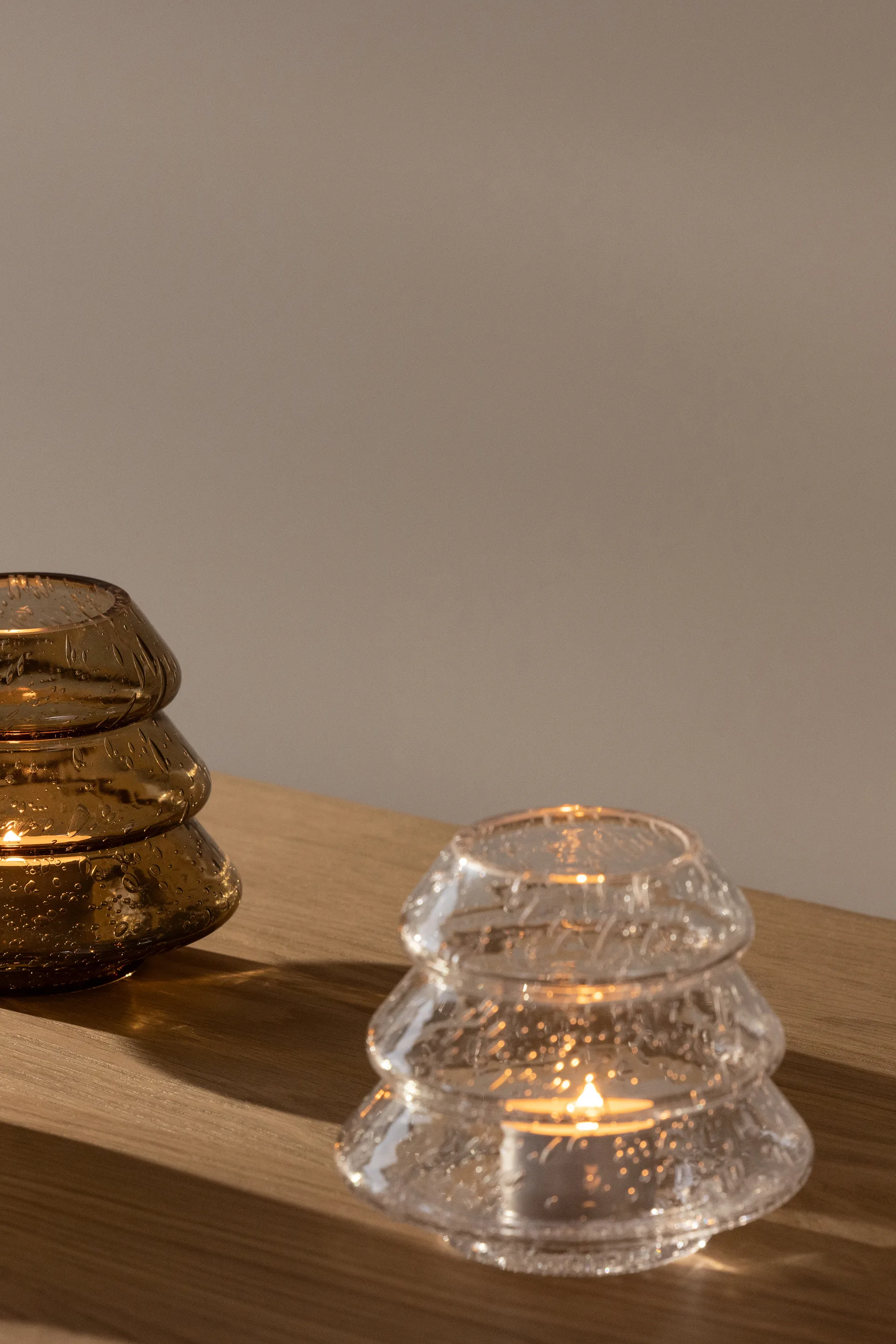 Gran 12 tuikkukynttilänpidike., Selkeä Globen Lighting