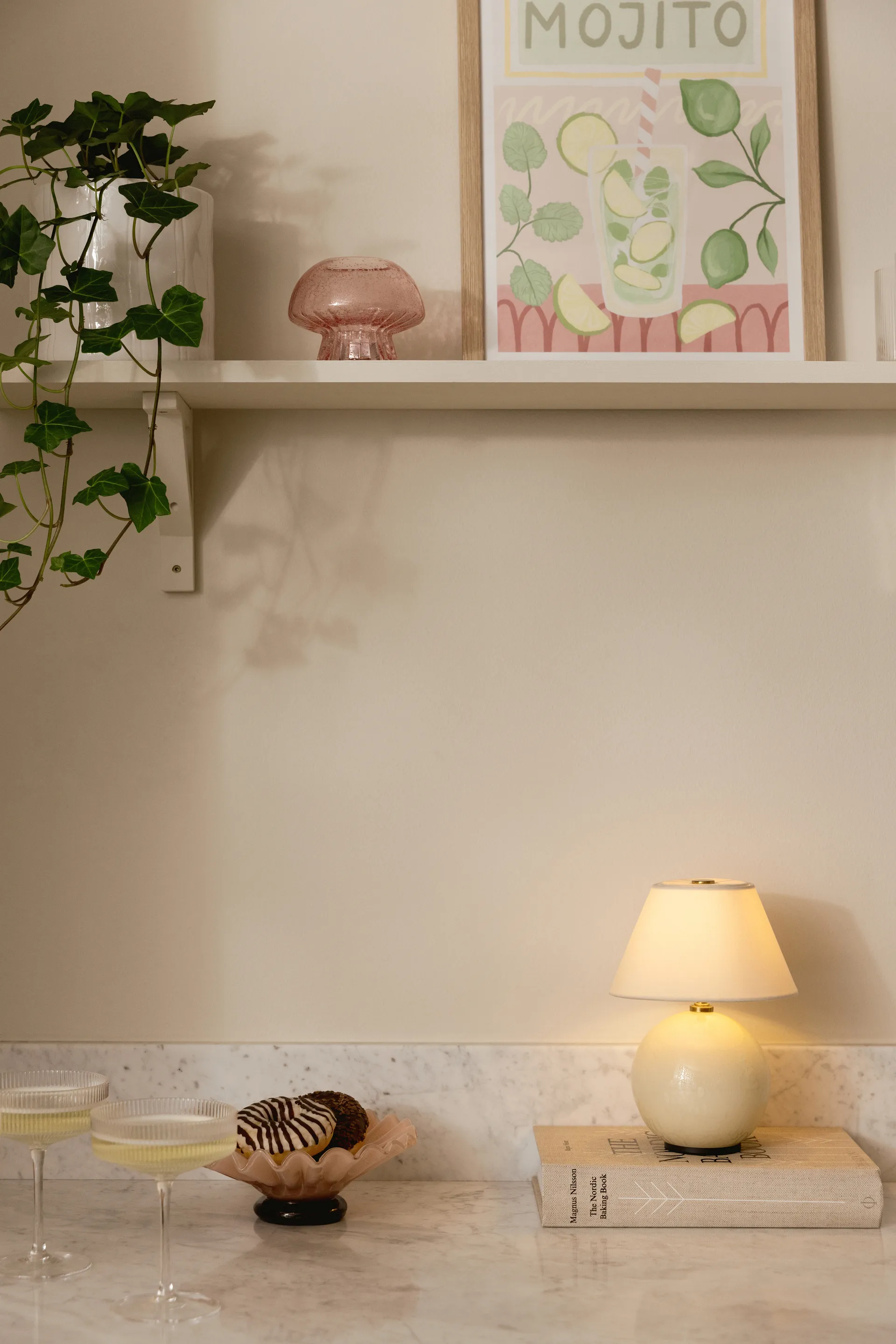 Iris 16 kannettava pöytävalaisin, Kreemi. Globen Lighting