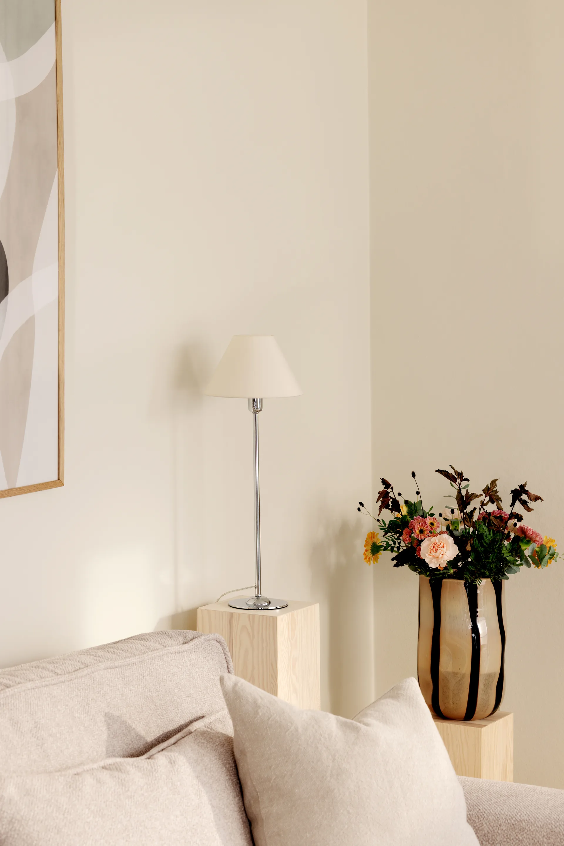 Iris 20 lampunvarjostin, Kreemi. Globen Lighting