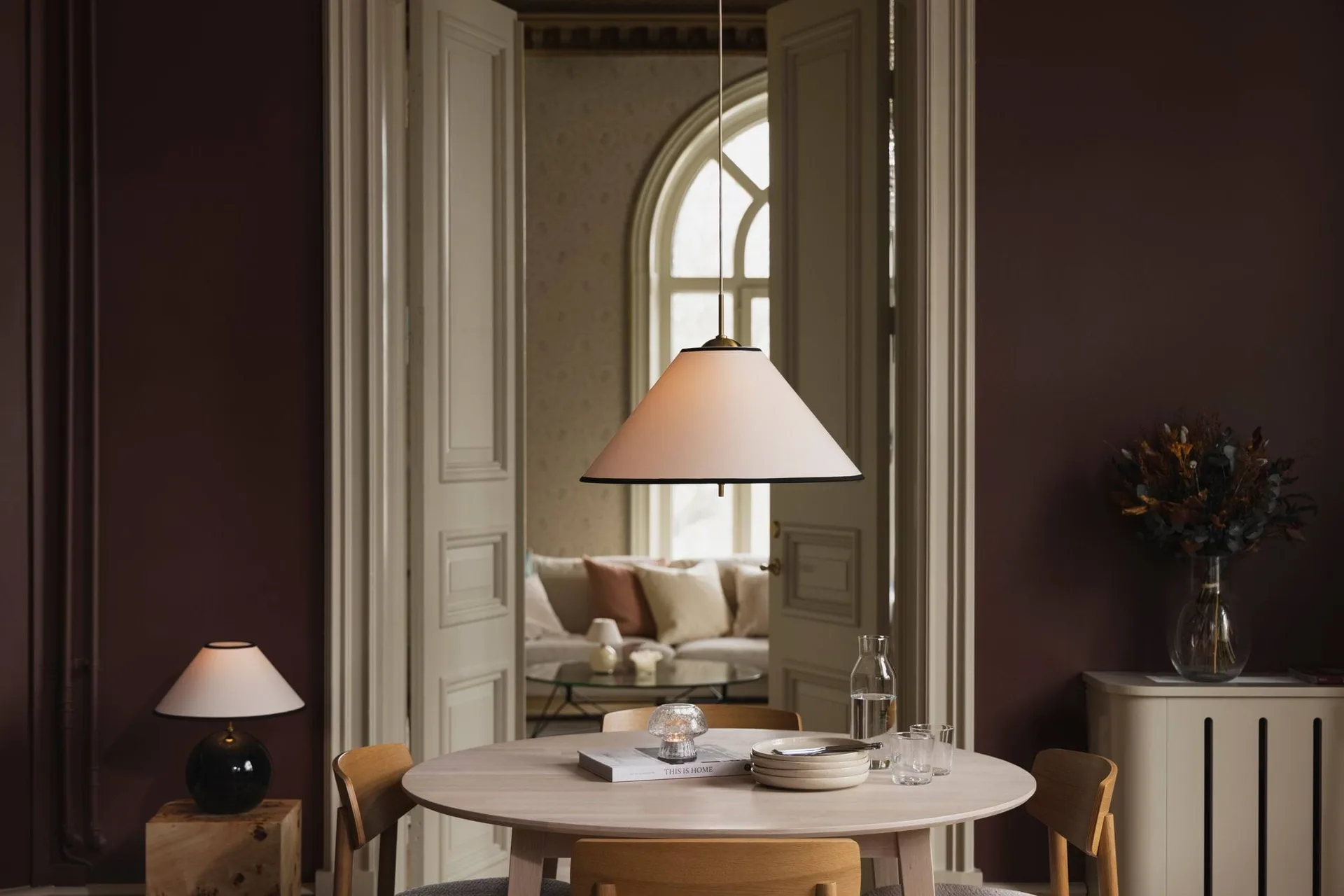 Iris-riippuvalaisin 50, Creme-noir (valkoinen-kullanvärinen) Globen Lighting