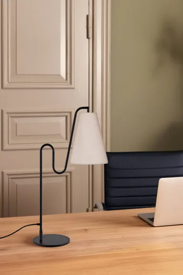 Lou pöytälamppu - Valkoinen bouclé musta - Globen Lighting