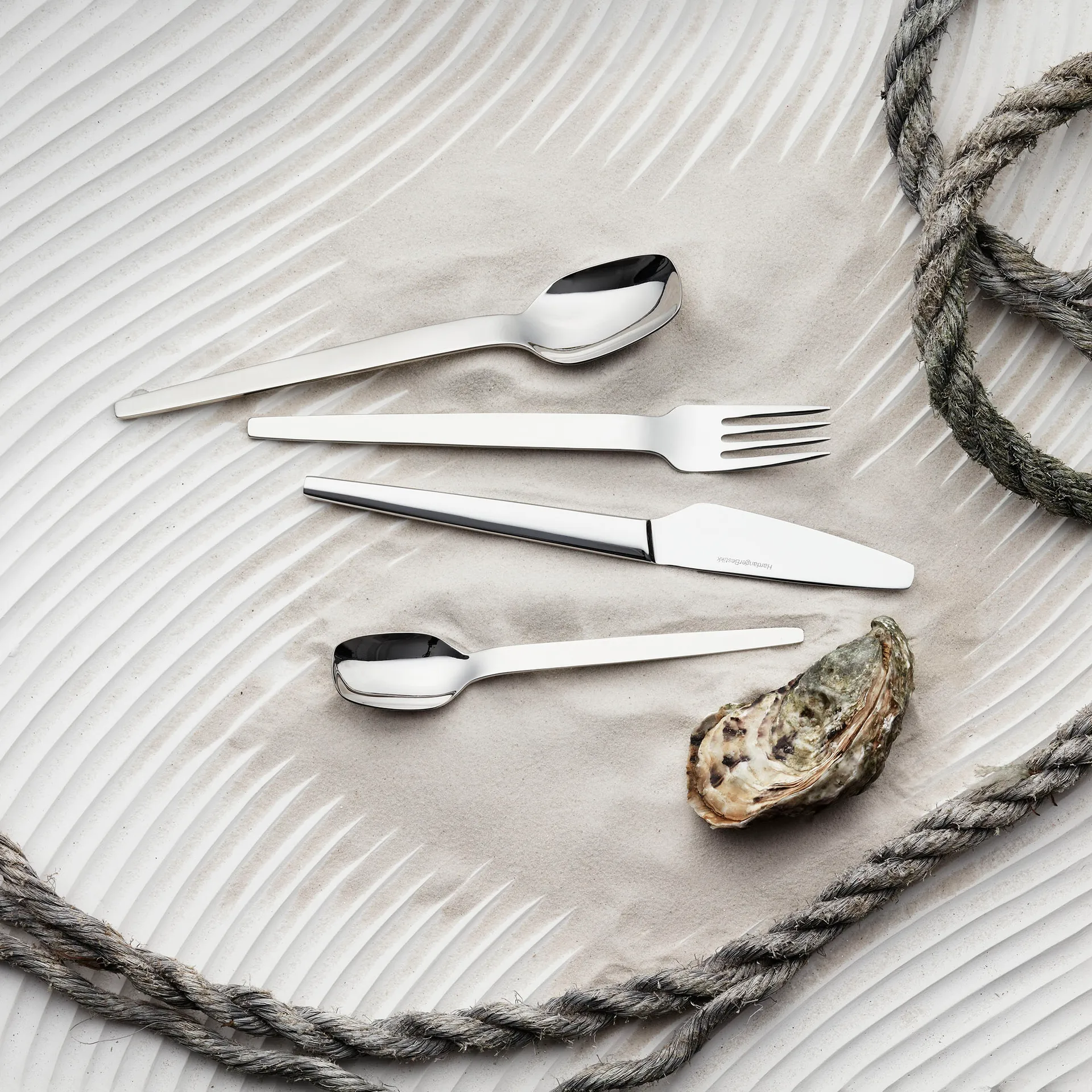 Tina ruokailuvälineet, 40 osaa Hardanger Bestikk